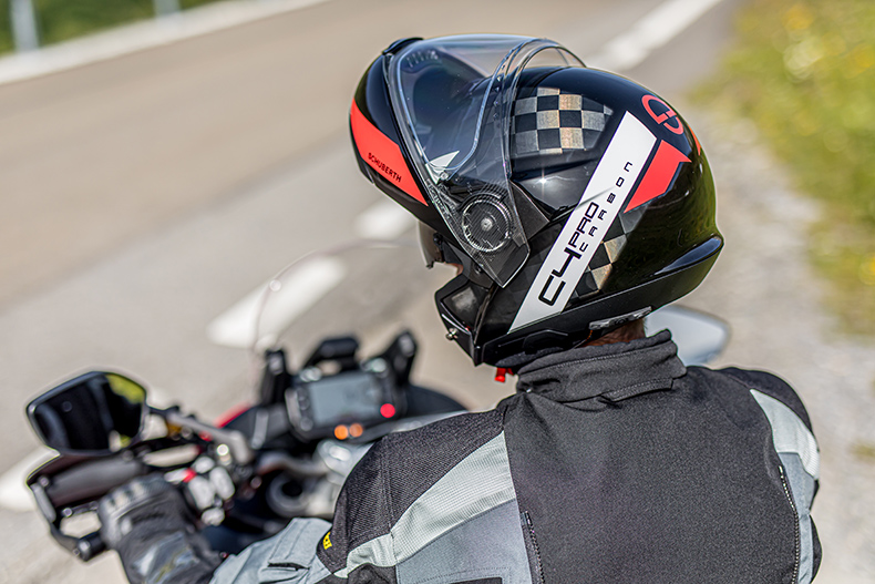 车迷辰德国进口schuberth舒伯特c4 pro 黑金头盔宝马摩托车揭面盔碳