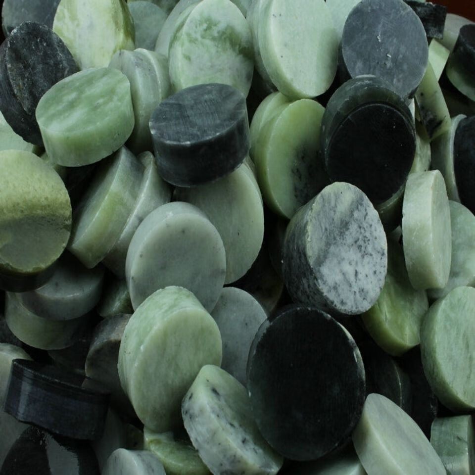 岫玉原料 10件岫玉手镯芯镇纸玉石镯芯原石籽料毛料镯心可雕刻玉器