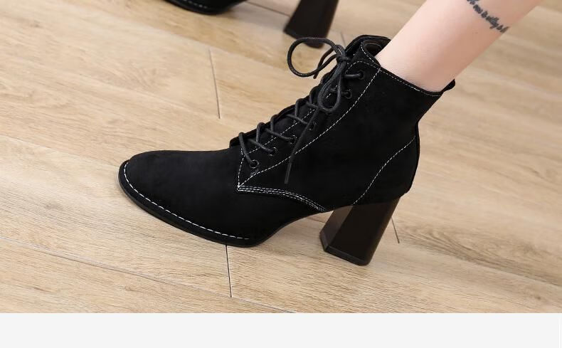 轩仕奇粗跟短靴女英伦风2021春秋季新款罗马靴子女高跟鞋方头系带马