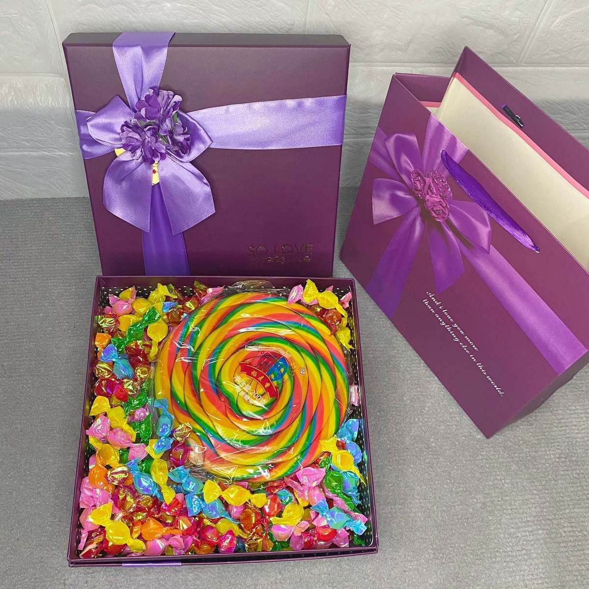 超大棒棒糖礼盒装男友女友同学情人节生日礼物彩虹波板糖果礼盒200克