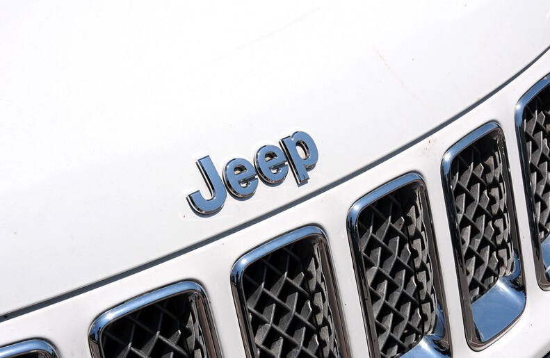 适用于金属jeep车贴吉普牧马人大切诺基指南者自由客前后车标车尾标志