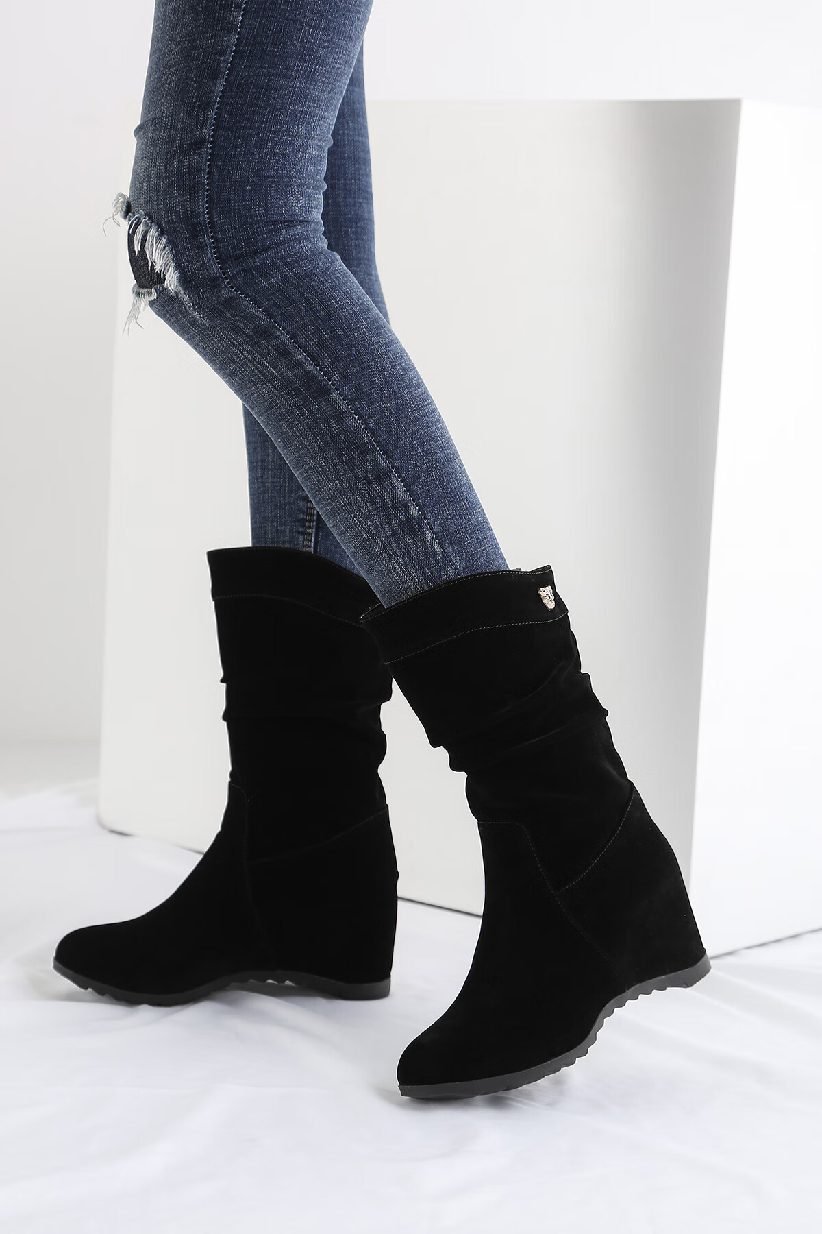 流彗女式中筒坡跟二棉女靴皮靴秋冬新款内增高靴女百搭平底大码套筒加