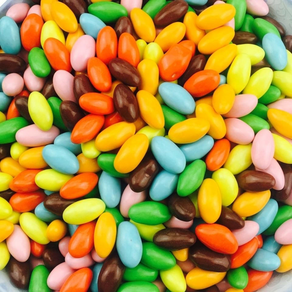 彩虹牛奶巧克力豆儿童休闲零食巧克力豆代可可脂小橄榄婚庆彩色糖三色
