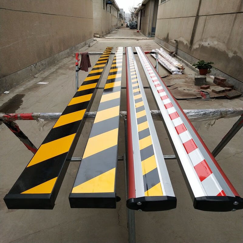 加达斯红门道闸杆捷顺方杆红色胶条道闸杆85*43胶条拦车杆防砸杆 100*