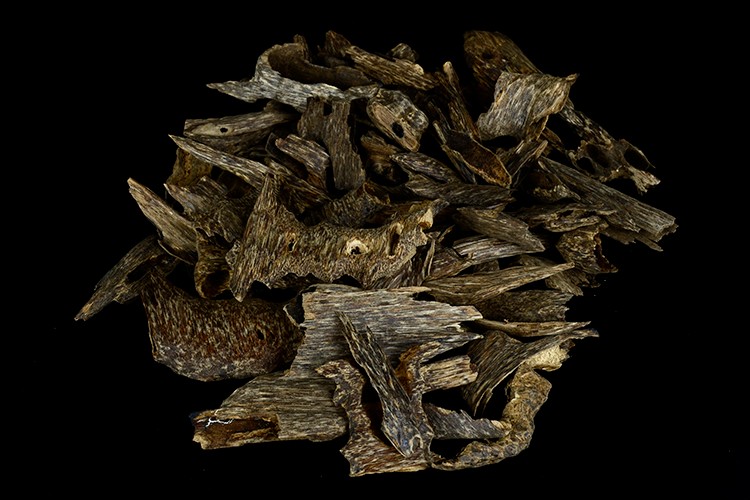 潘家园捡漏珠缘景翠天然正宗海南虫漏香材块碎料薰香料电熏香炉沉香粉