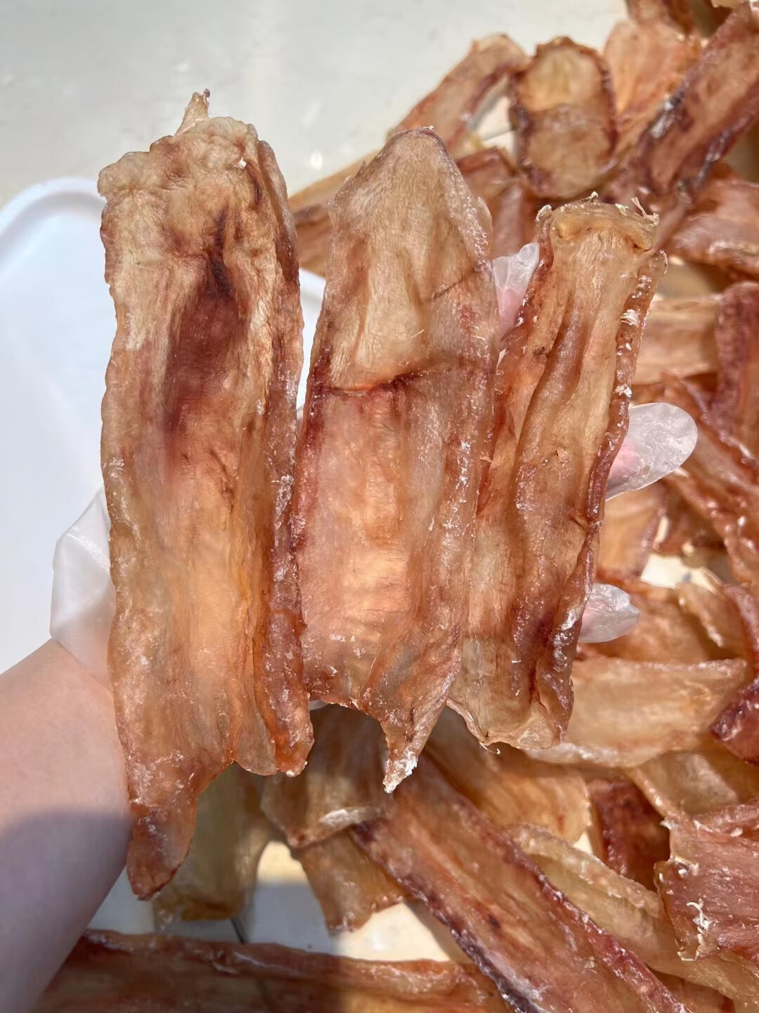 更多参数>>包装形式:礼盒装类别:大口胶货号:新西兰鳕鱼胶13头商品