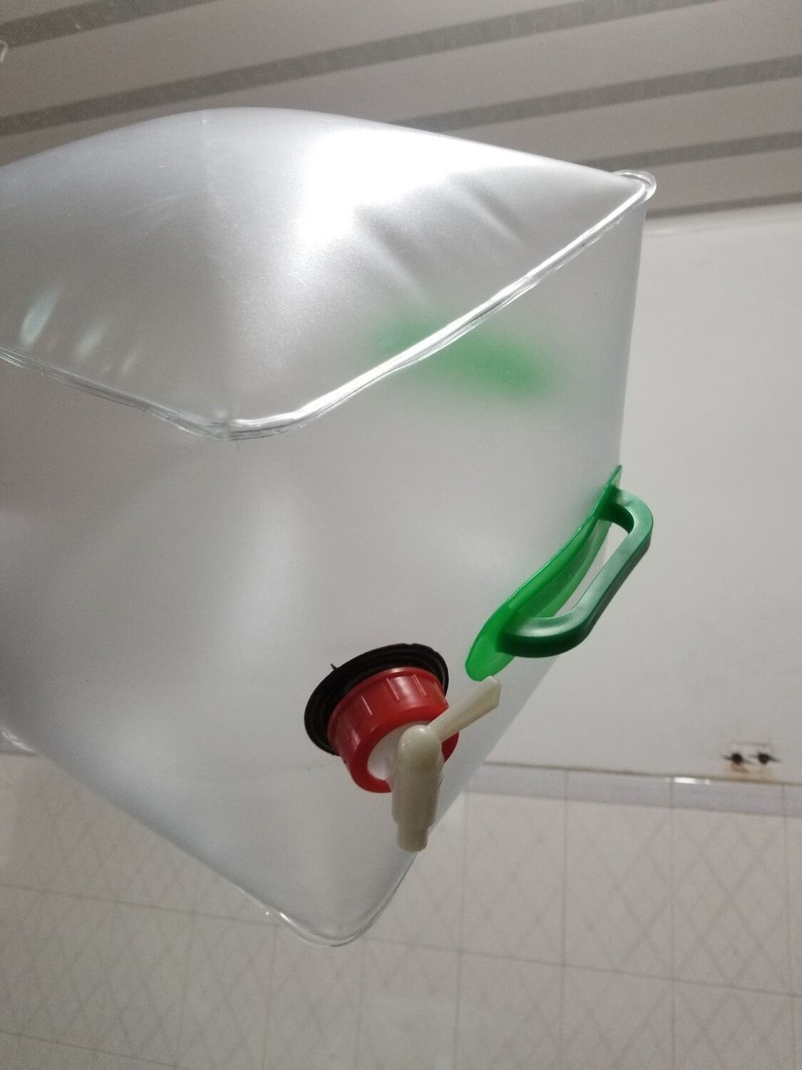 户外便携式透明水桶长途随车洗澡户外野营装水囊 20l 折叠水袋【图片