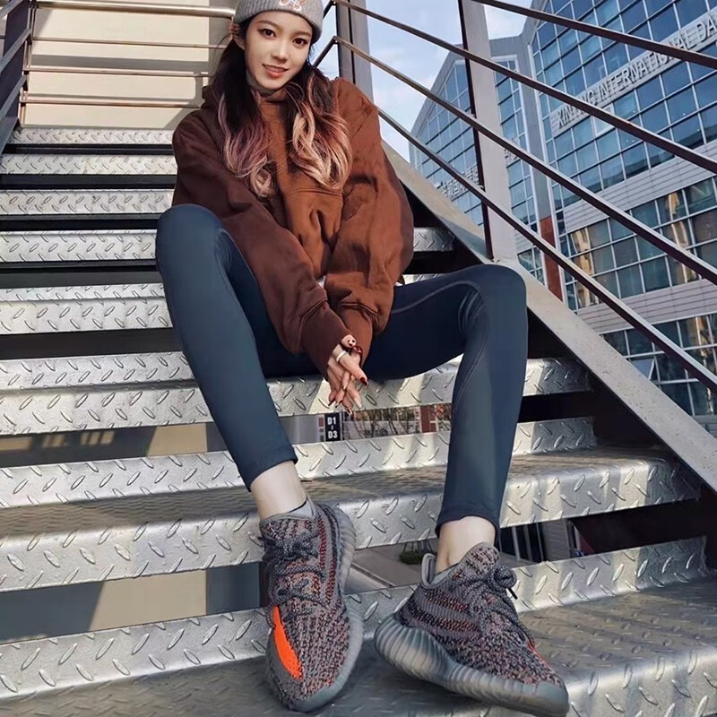 阿迪达斯adidasyeezyboost350v2火山灰岩兵马俑椰子跑步鞋gw0089fz