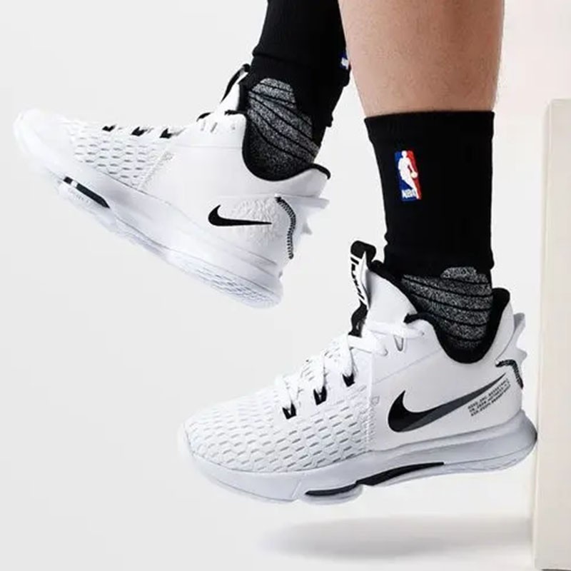 nike耐克lebron詹姆斯witness5ep国内版新款男子实战篮球鞋运动鞋男鞋