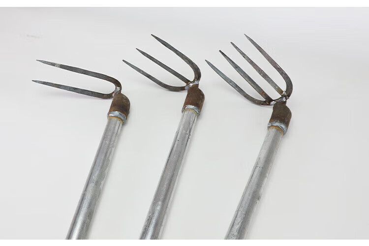 连体钢管柄锻打四齿钉耙扒草铁耙子农具家用平地翻土松土神器耙子 长