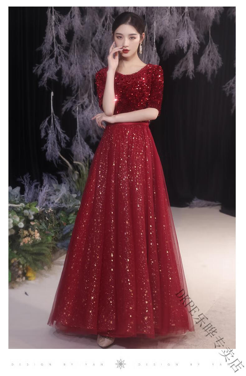 品牌女装酒红色晚礼服裙女宴会气质大合唱团演出服爱国红歌主持人独唱
