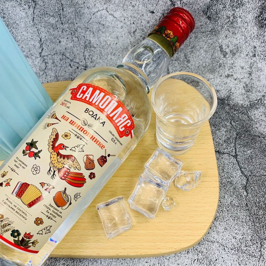 5折俄罗斯小鸟伏特加500毫升瓶56度网红伏特加高度数白酒雷霆嘎巴夜店