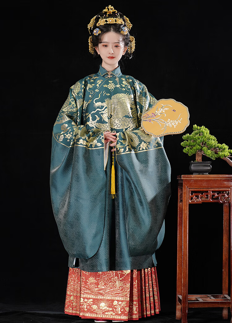 福瑞迎春冬天汉服女成人冬季加绒加厚立领斜襟长袄一片式织金长袄明制