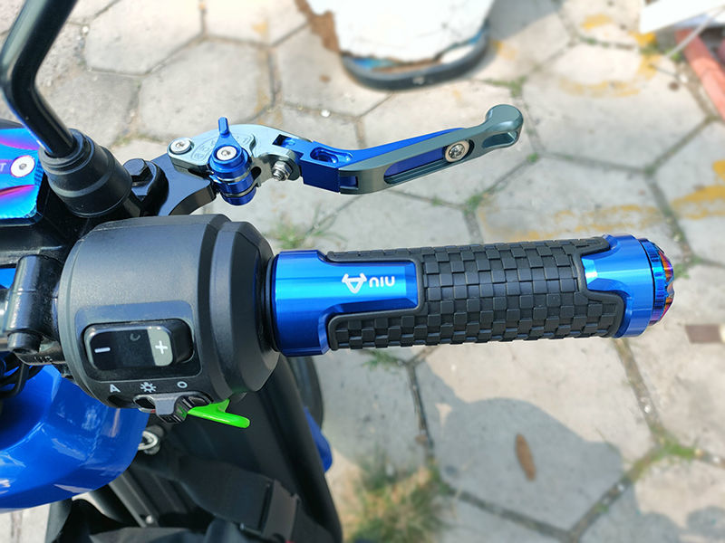 适用于改装n1sungt电动电瓶车改装防滑握把手把套胶电子油门转把红色