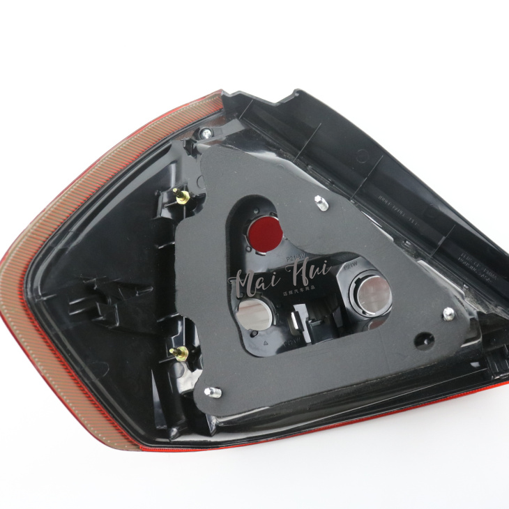 0515款颐达后尾灯半总成颐达三厢后大灯后刹车灯倒车灯壳普通精品0815