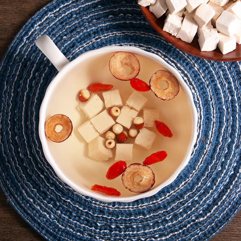 云南正宗野生白茯苓丁块食用泡水煲汤材料干净茯苓块伏苓片50g 茯苓