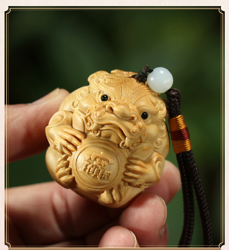 黄杨木雕进宝手把件貔貅抱球男士文玩把玩件皮丘吊坠sn3685 招财进宝