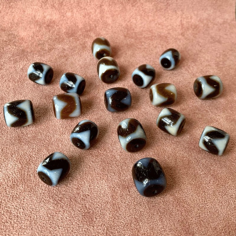 顶盈西藏真品至纯虎牙天珠高油蓝沁风化配饰手串隔珠吊坠玛瑙达洛桶珠