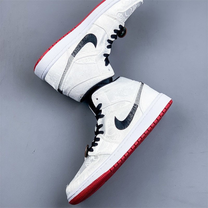 耐克nike捡漏耐克nike clotxmid"fearless"乔一联名白丝绸中帮潮流