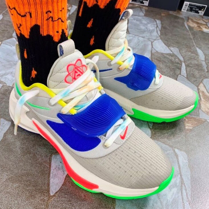 字母哥2代篮球鞋气垫实战球鞋二代白水泥缓震战靴透气运动 字母哥2代