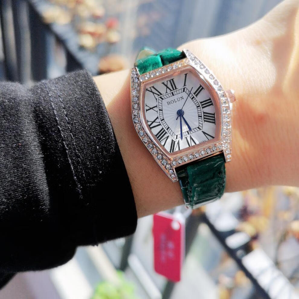 2022新款博伦bolun新款手表酒桶环钻女表皮带休闲腕表女士时尚潮流全