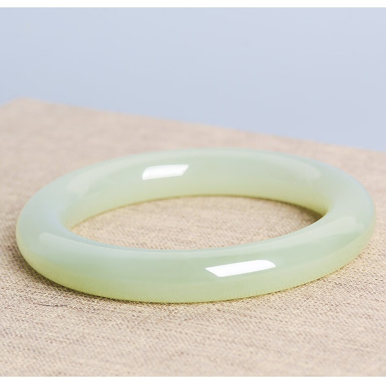 顶妃天然和田玉晴水色手镯女士玉石镯子胖圆条玉镯送妈妈福镯正品53cm