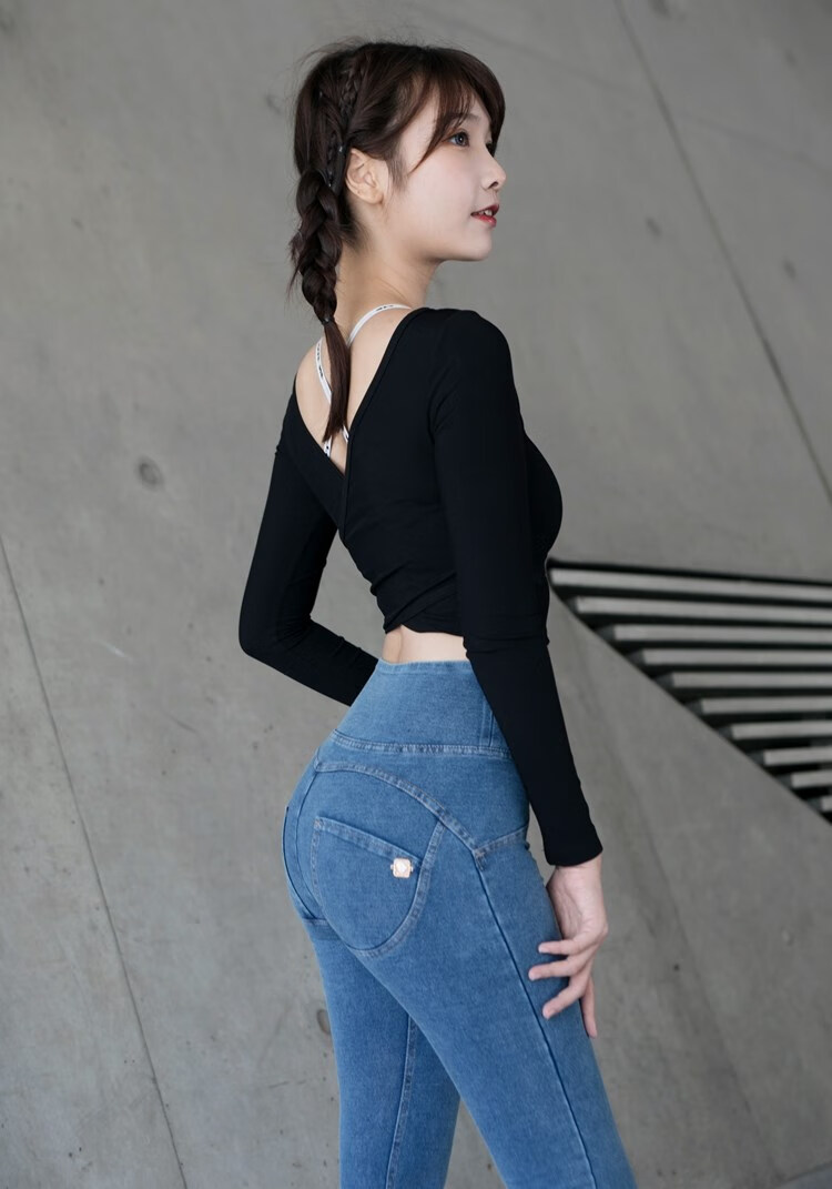 秋季高腰网红跳舞蜜桃臀牛仔裤女紧身性感弹力显瘦心机提臀健身裤