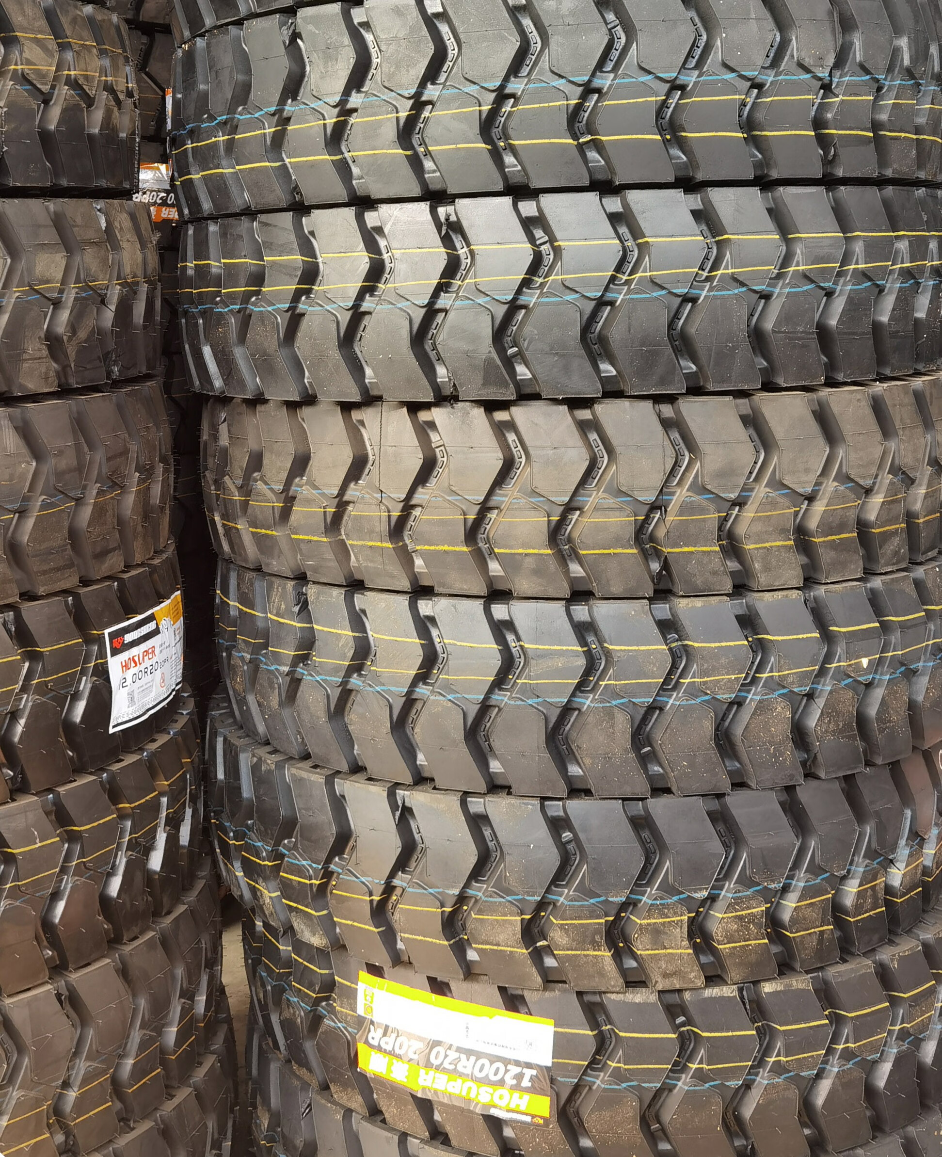 矿山轮胎650 700 750 825 900 1200-r16 r20货车专用加厚钢丝轮胎 全