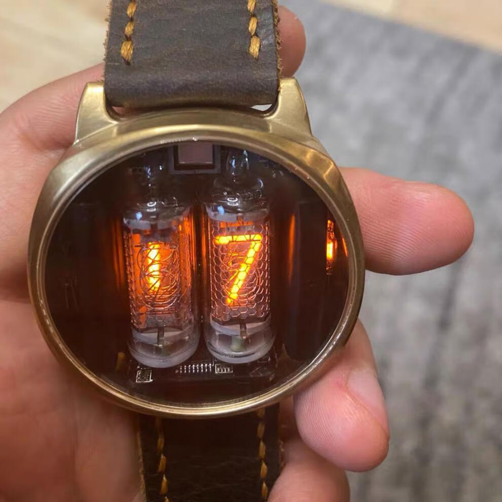 流彗辉光管手表辉光管手表小体积辉光手表铝正圆灰色左蓝右绿