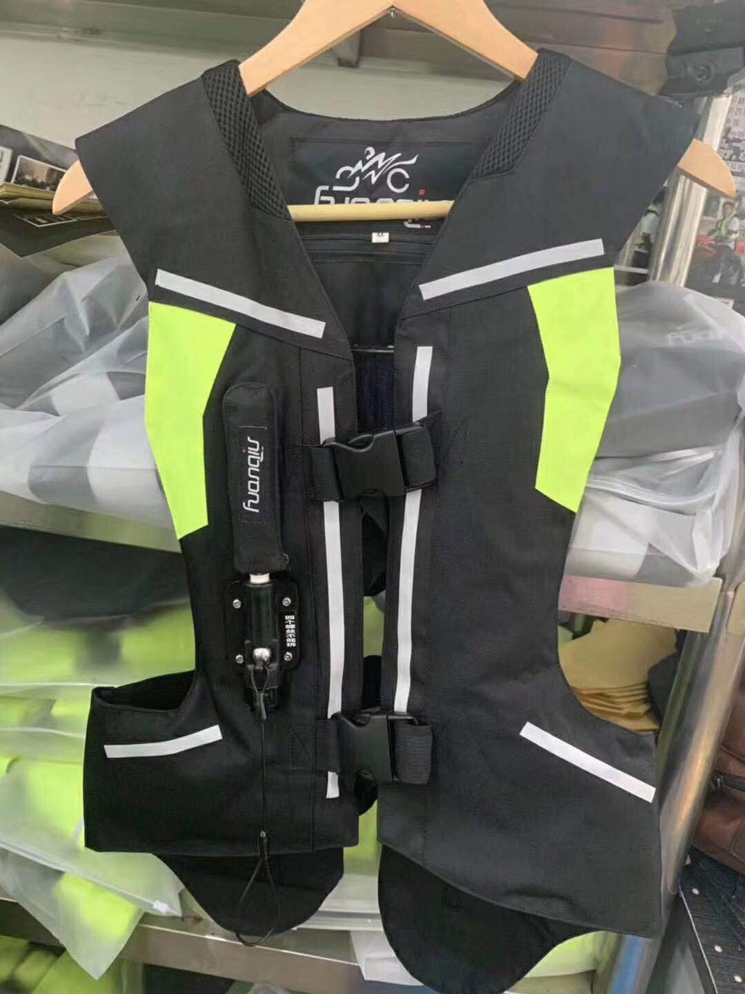 左一仁机车摩托车安全气囊背心赛装备服骑行充气防摔智能反光马甲荧光