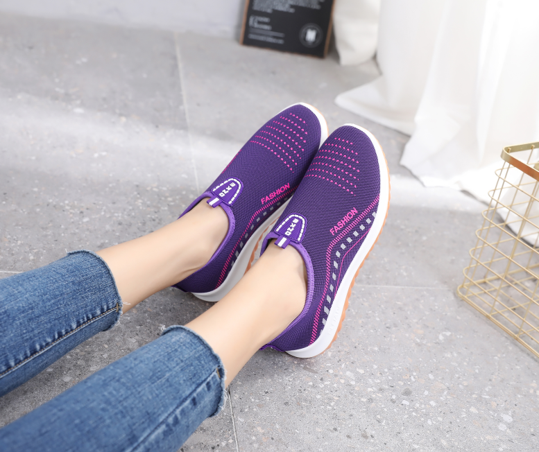 新款老北京布鞋女单鞋透气防滑牛筋底妈妈鞋平底休闲一脚蹬运动鞋s12