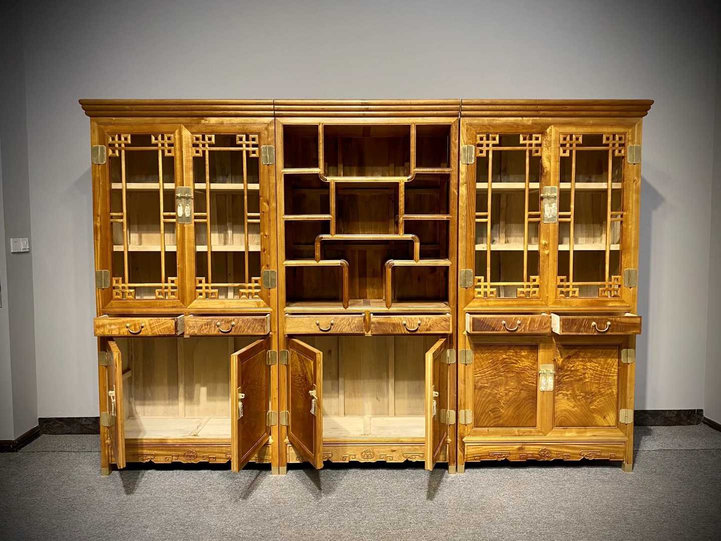 小叶桢楠书房系列大办公桌三组合书柜高端实木家具温朵非国标红木金丝