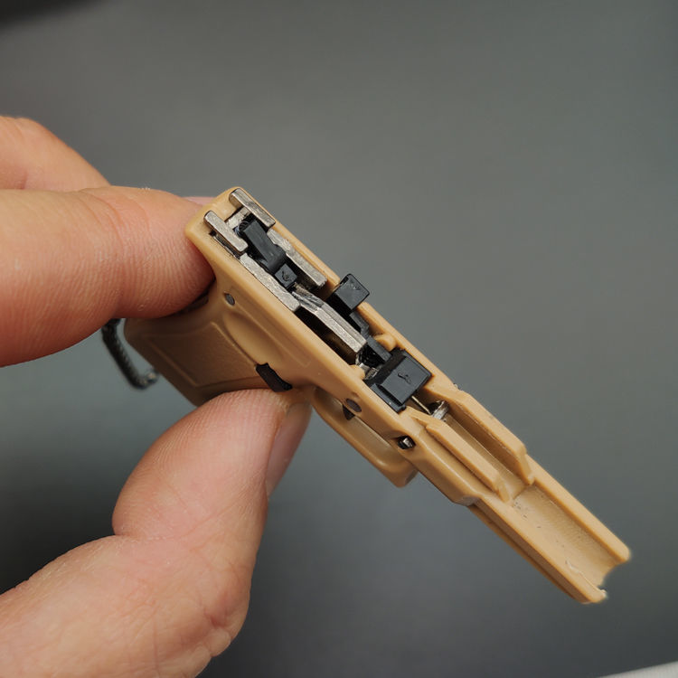 1:3wu器模型格洛克g17半合金钥匙扣礼品挂件摆件成人礼物玩具 银绿色