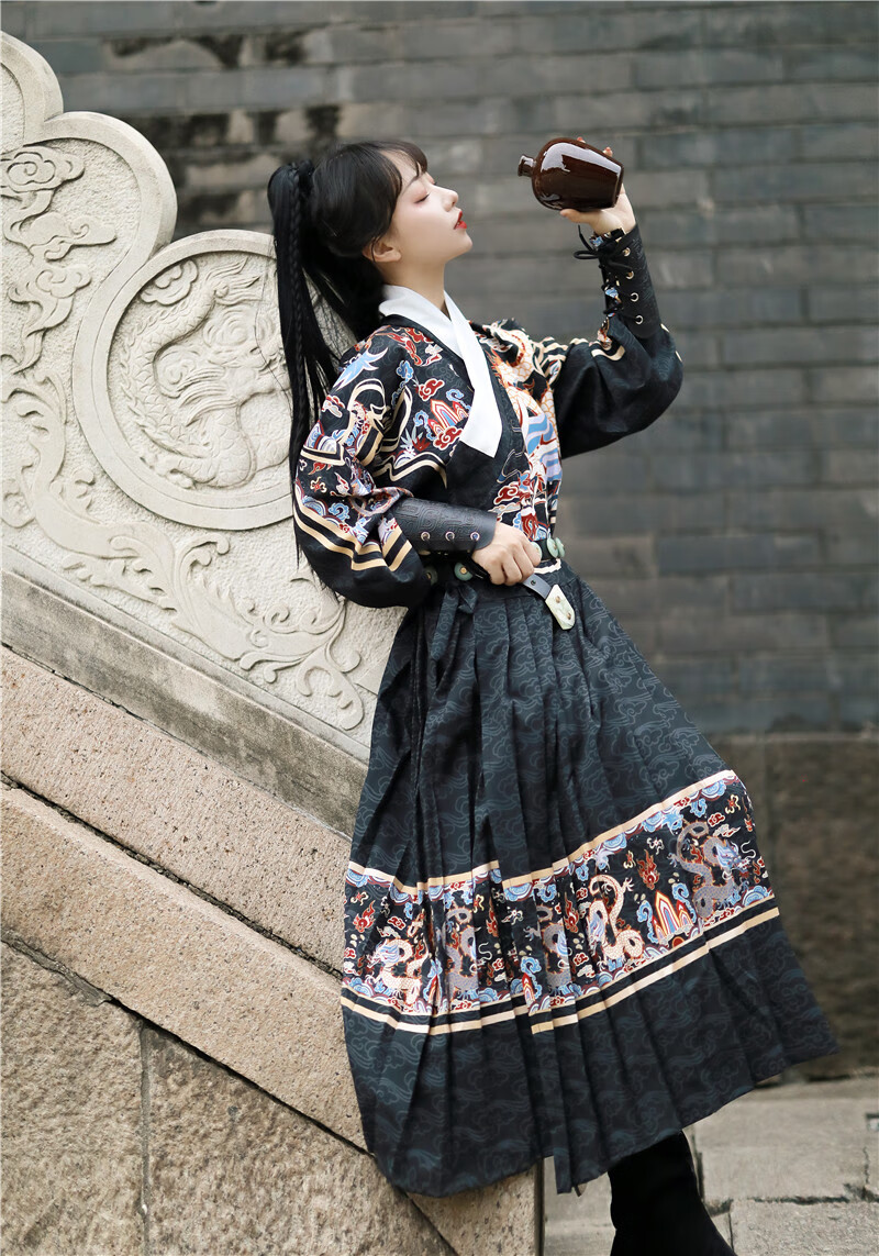 锦衣卫飞鱼服原创明制贴里女明朝锦衣卫飞鱼服夏季男绣春刀夏曳撒蟒袍