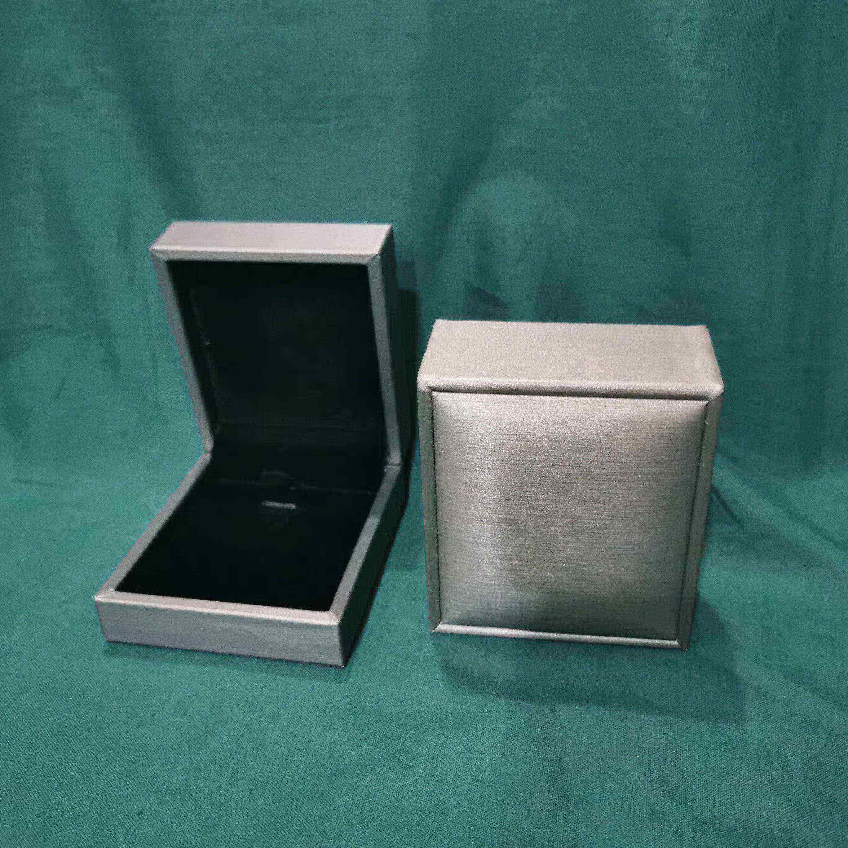 中国黄金首饰盒 千雅银尚中国黄金包装盒首饰盒高端灰色皮盒吊坠盒