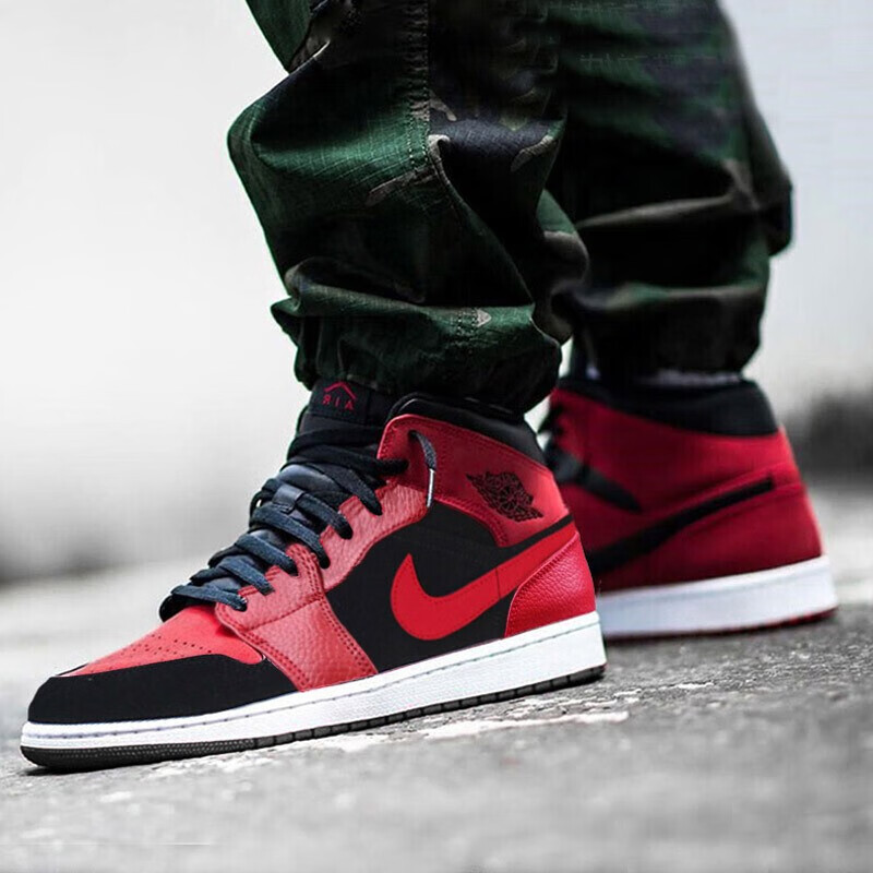 潮耐克男鞋女鞋nikeairjordanaj1mid黑红禁穿复古休闲运动篮球鞋板鞋