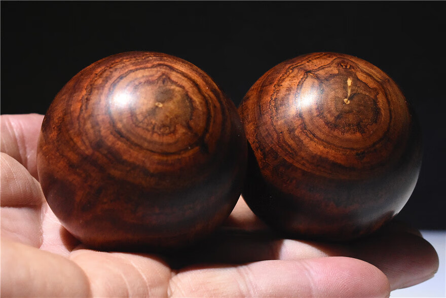 正宝海南黄花梨虎皮纹双面鬼眼保健手球京东拍卖精选直径50mm