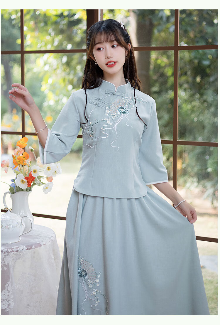 流彗五四青年民国风女装汉素服中式复古唐装女刺绣旗