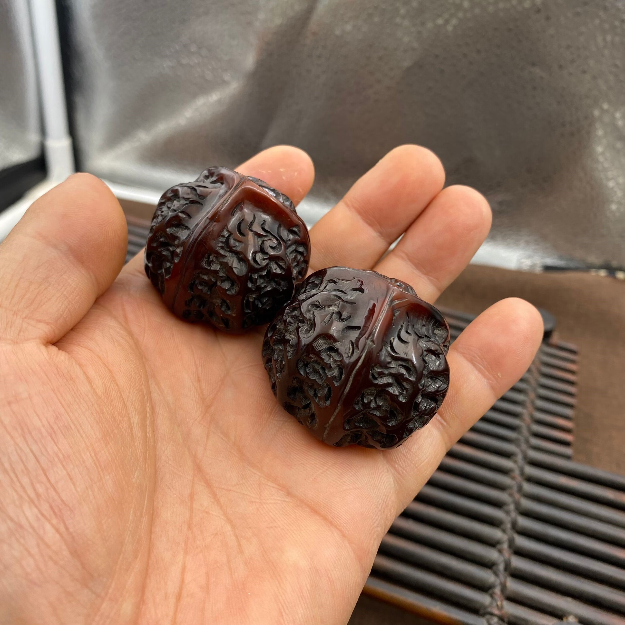 牧思(musi)收藏西藏老牦牛角雕刻核桃健身球手球牛角文玩核桃手把件