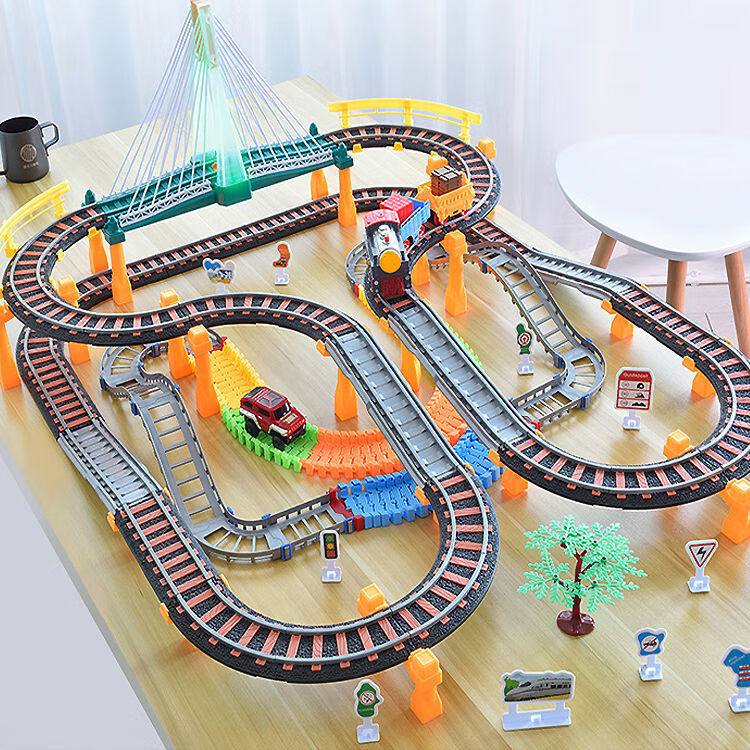 小朋友很喜欢的儿童男孩托马斯小火车玩具轨道车玩具火车汽车和谐号3