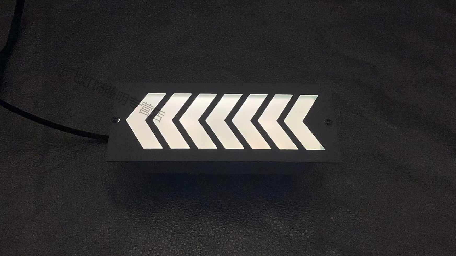 led汽车坡道灯户外嵌入式箭头车库壁灯台阶灯指示灯墙角灯6w 6w暖白