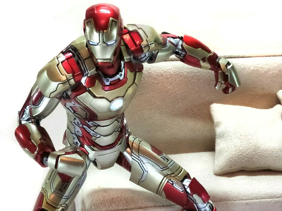 钢铁侠模型1/12超合金属cs mk43 mk42 mk7可动发光兵人模型 comicave