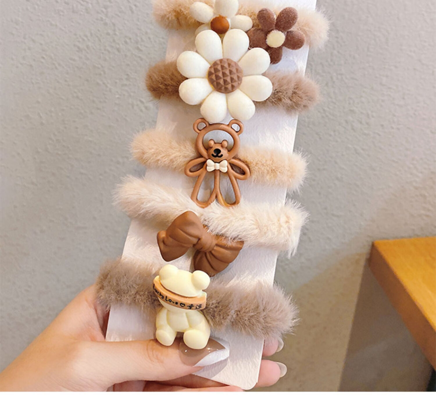 卡通毛绒发圈女秋冬季韩国ins毛毛发绳网红毛茸茸头绳粉色草莓熊款