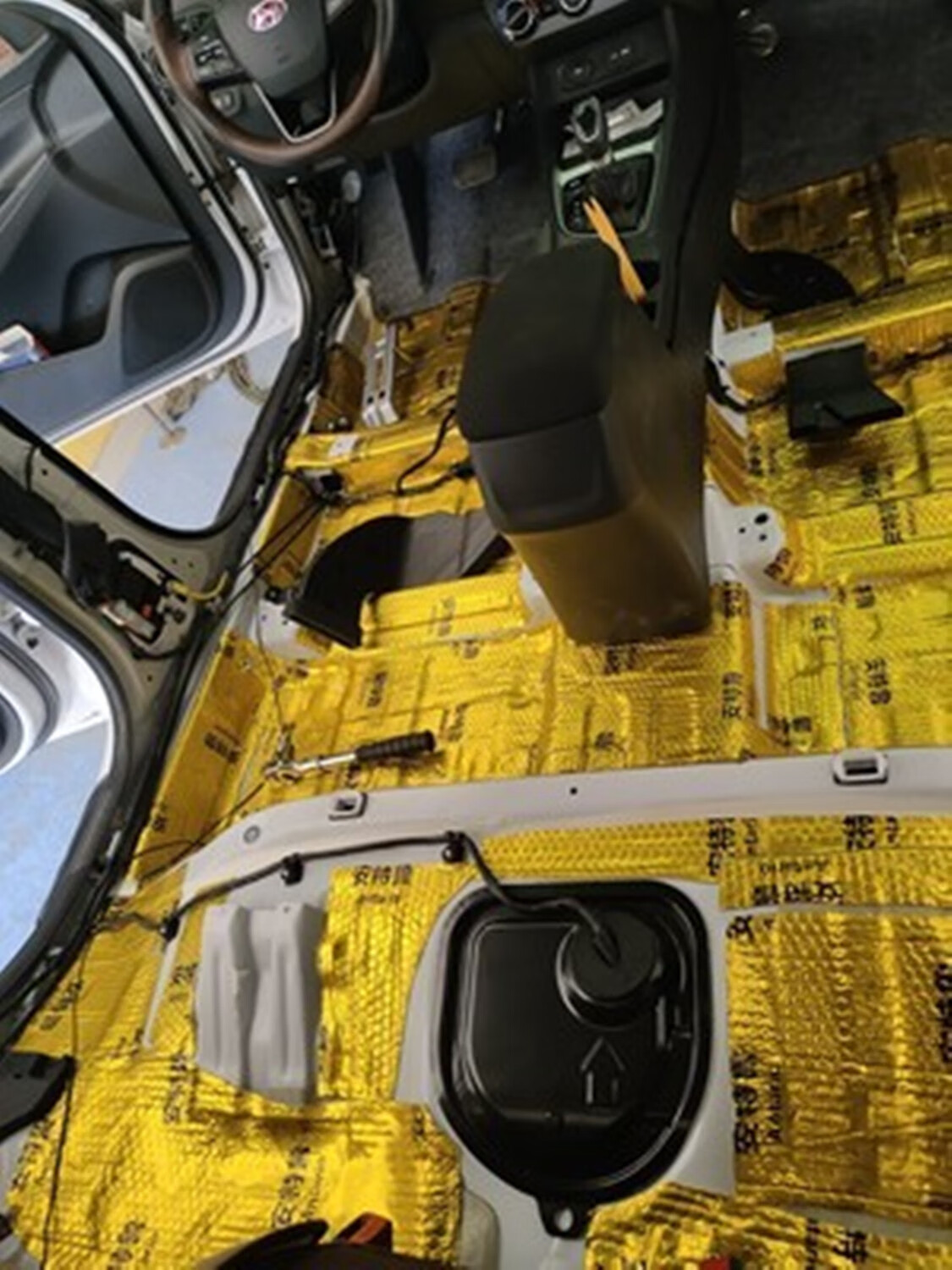 汽车隔音止震板隔音棉材料四轮吸音棉四门全车改装车门降噪贴自粘