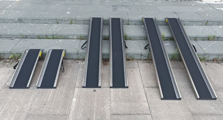 台阶斜坡板摩托车轮椅上车楼梯装车神器无障碍坡道板便携式 2米轮椅款