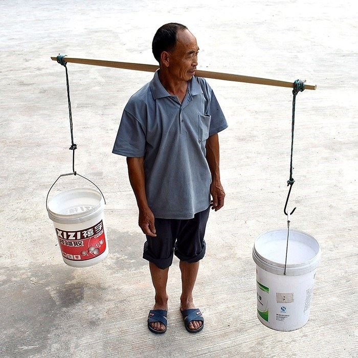 园艺春枝韵新款扁担扁挑实木原木竹木扁旦担抬挑物品舞台道具竹编木制