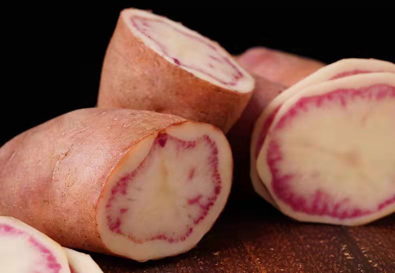 云南新鲜先挖红皮花心土豆马铃薯七彩洋芋高原老品种农家花心土豆5斤