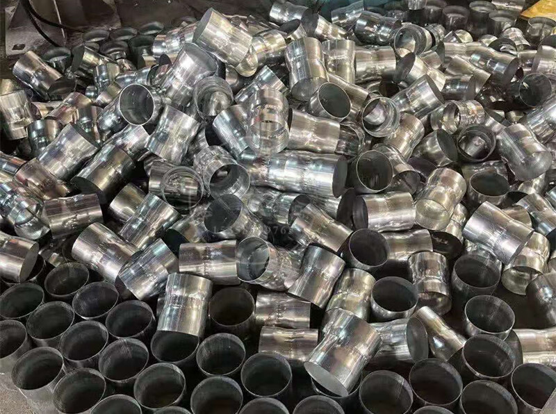 厂家现货4寸镀锌钢管接头穿线预埋直接接头sc100免焊接钢管连接件定制