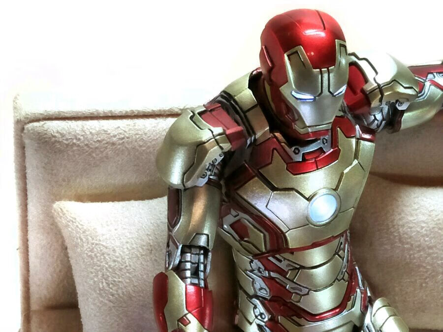 钢铁侠模型1/12超合金属cs mk43 mk42 mk7可动发光兵人模型 comicave