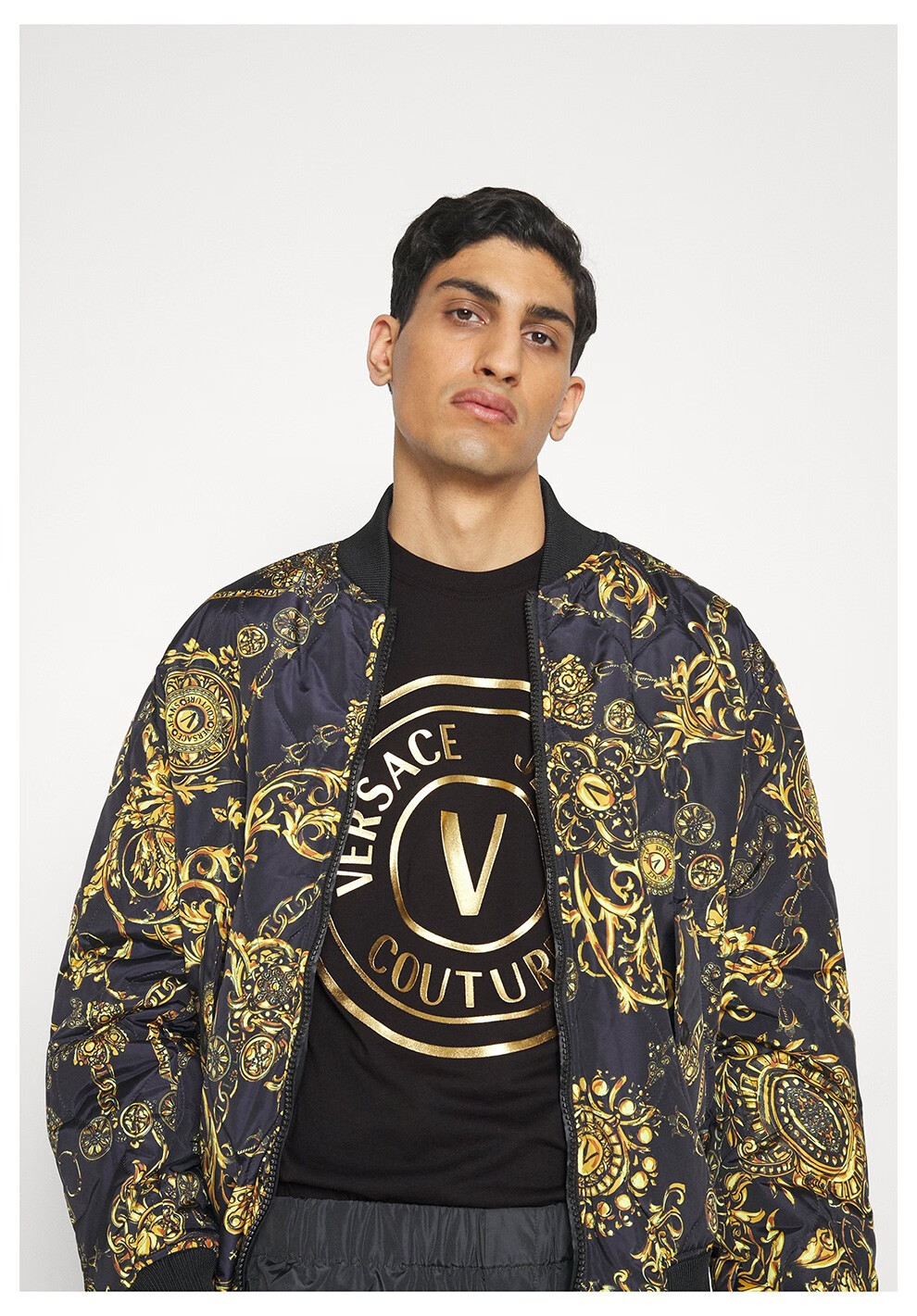 versacejeanscouture范思哲2022年春夏新款男士棉质金色徽标短袖t恤衫